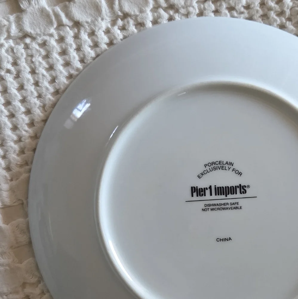 Pier 1 Imports Gold Leaf And Acorn Thanksgiving Plate Set